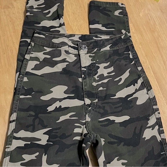 EUC. Swank A Posh Skinny Stretch Jeans. Size M. - Picture 4 of 4